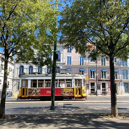 Principe Real Trendy Apt- Great Views & River Apartment