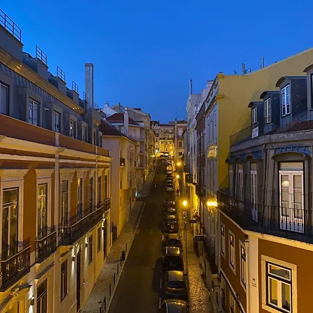 Principe Real Trendy Apt- Great Views & River Apartment